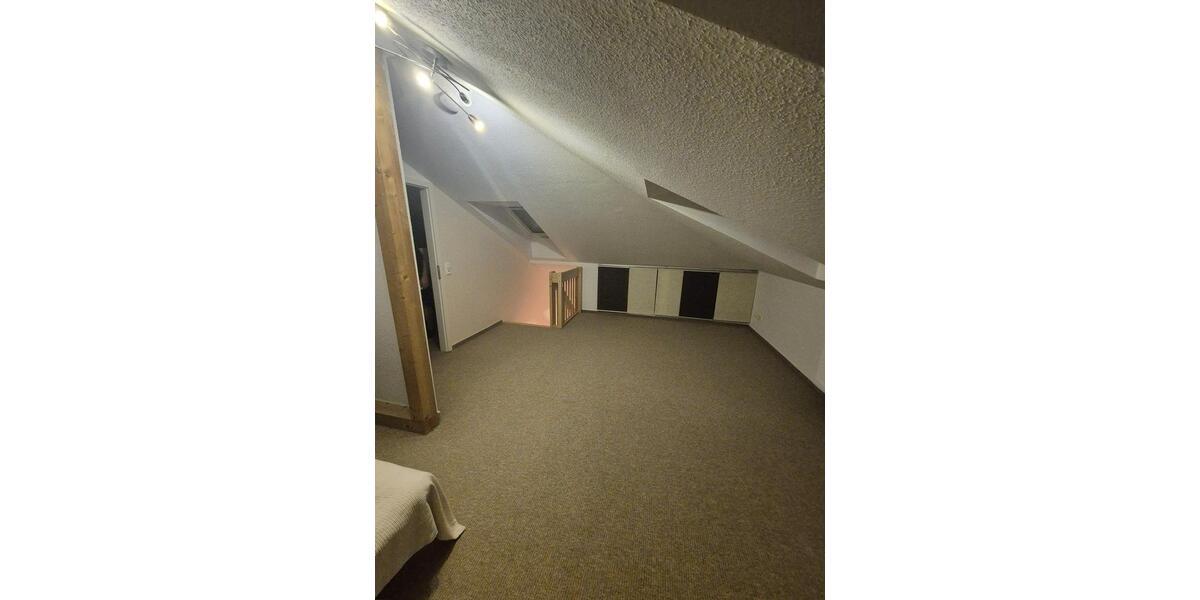 Etagenwohnung Schwerin Gartenstadt - 3 Zimmer, 100 m&sup2;, 1.100&euro; | Angebot:26532270