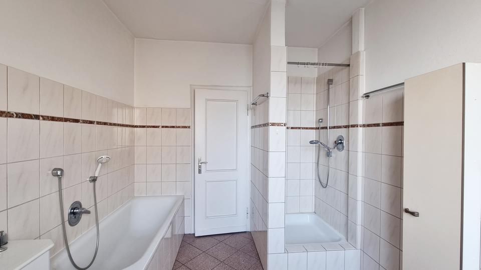 Bald in neuem Look: Großzügige Altbauwohnung mit Garten in Rheda! 4 zimmer