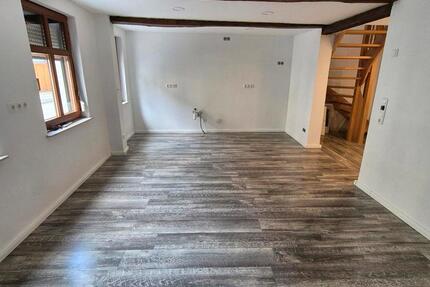 Haus mit Hinterhof & Nebengelass Innenstadt HDL zur Miete 4 zimmer