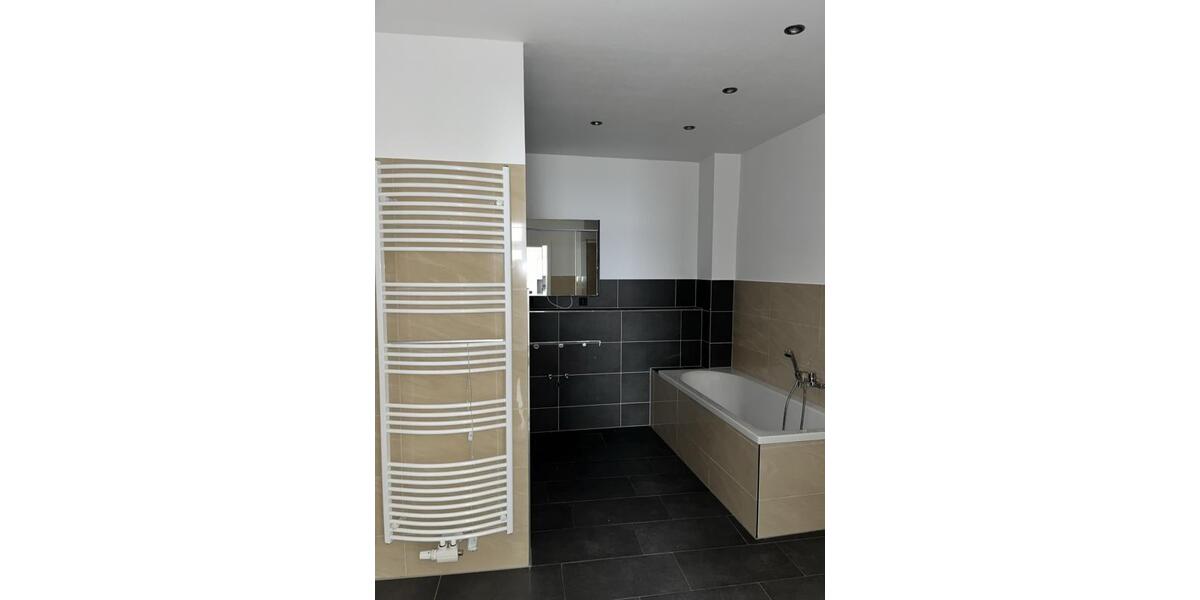 Etagenwohnung Crimmitschau - 3 Zimmer, 108 m&sup2;, 650&euro; | Angebot:24802720