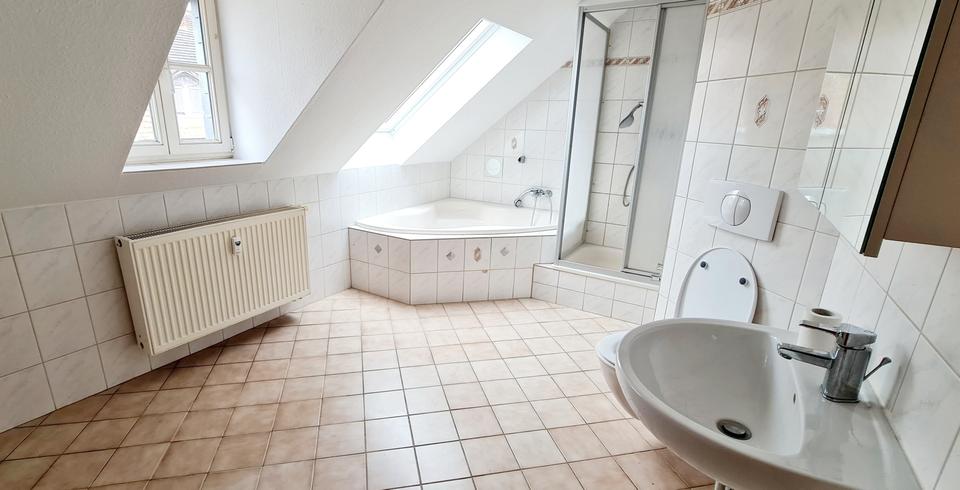 Dachgeschoßwohnung Köthen (Anhalt) - 3 Zimmer, 83 m&sup2;, 470&euro; | Angebot:24494721