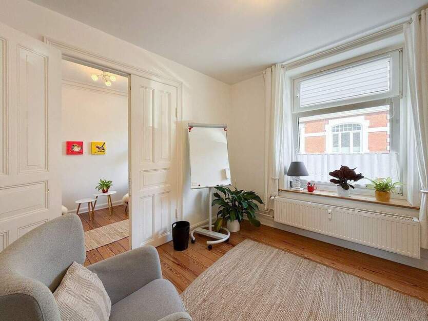 Schöne 3-Zimmer Altbauwohnung in Itzehoe - auch als Praxis oder Büro nutzbar 3 zimmer