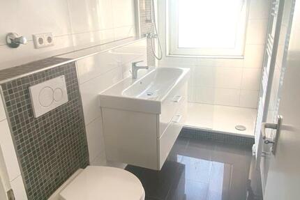 2,5 Zimmet inkl. Kompletter Küche Spül-und Waschmaschine, Balkon zimmer