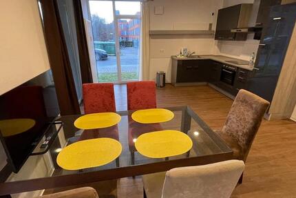 Großzügige möblierte 2-Zimmer-Wohnung mit Terrasse im Erdgeschoss zimmer
