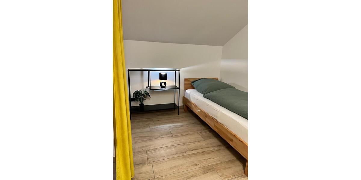 Dachgeschoßwohnung Zossen - 4 Zimmer, 70 m&sup2;, 150&euro; | Angebot:26223942