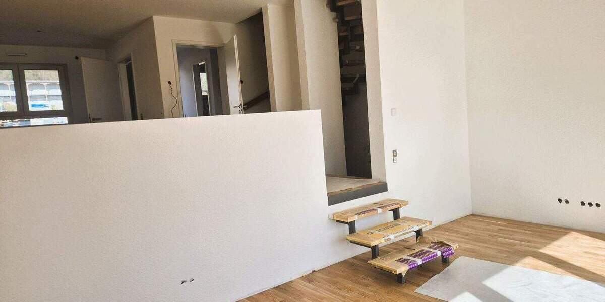 Reihenendhaus Bad Säckingen - 5 Zimmer, 134 m&sup2;, 2.300&euro; | Angebot:25706476