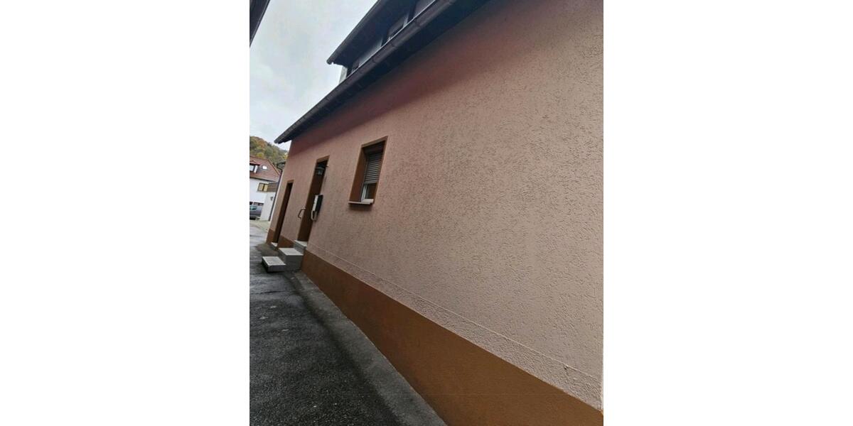 Dachgeschoßwohnung Weinstadt - 4 Zimmer, 88 m&sup2;, 1.100&euro; | Angebot:25176305