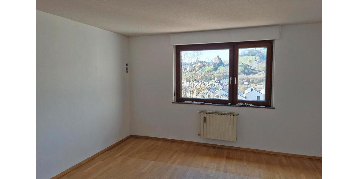 Etagenwohnung Saarburg - 6 Zimmer, 140 m&sup2;, 1.200&euro; | Angebot:26656291