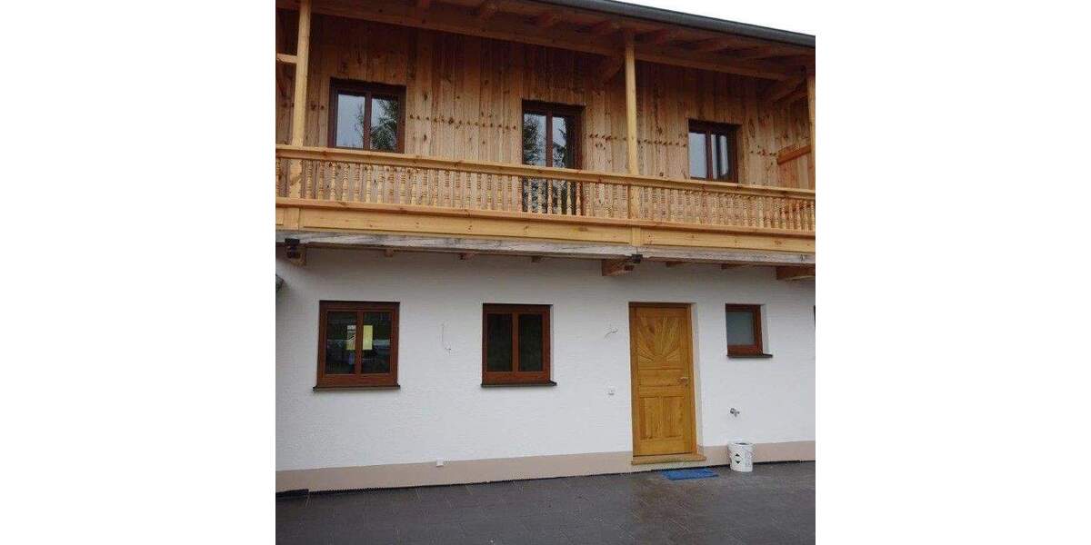 Neubau - Repräsentative Doppelhaushällfte in ruhiger Lage mit kleinem Garten 5 zimmer