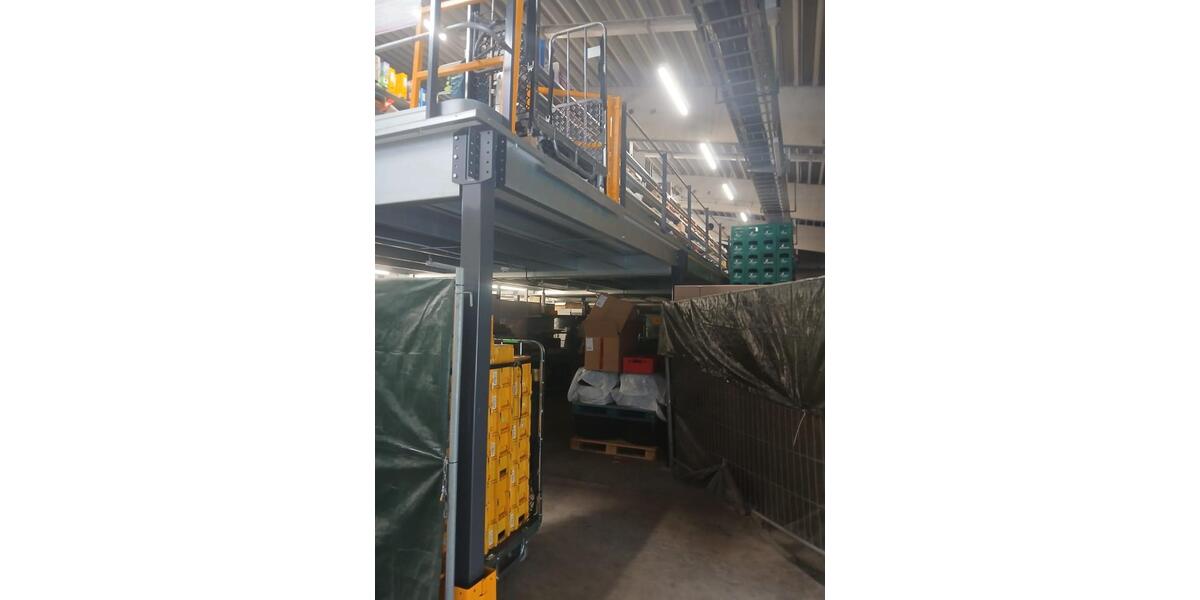 Duplex Lagerfläche mit Hochregal zimmer