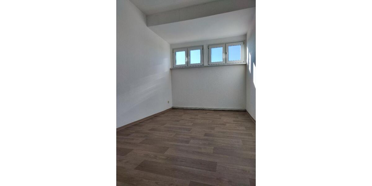 Dachgeschoßwohnung Welzow - 3 Zimmer, 125 m&sup2;, 500&euro; | Angebot:24430370