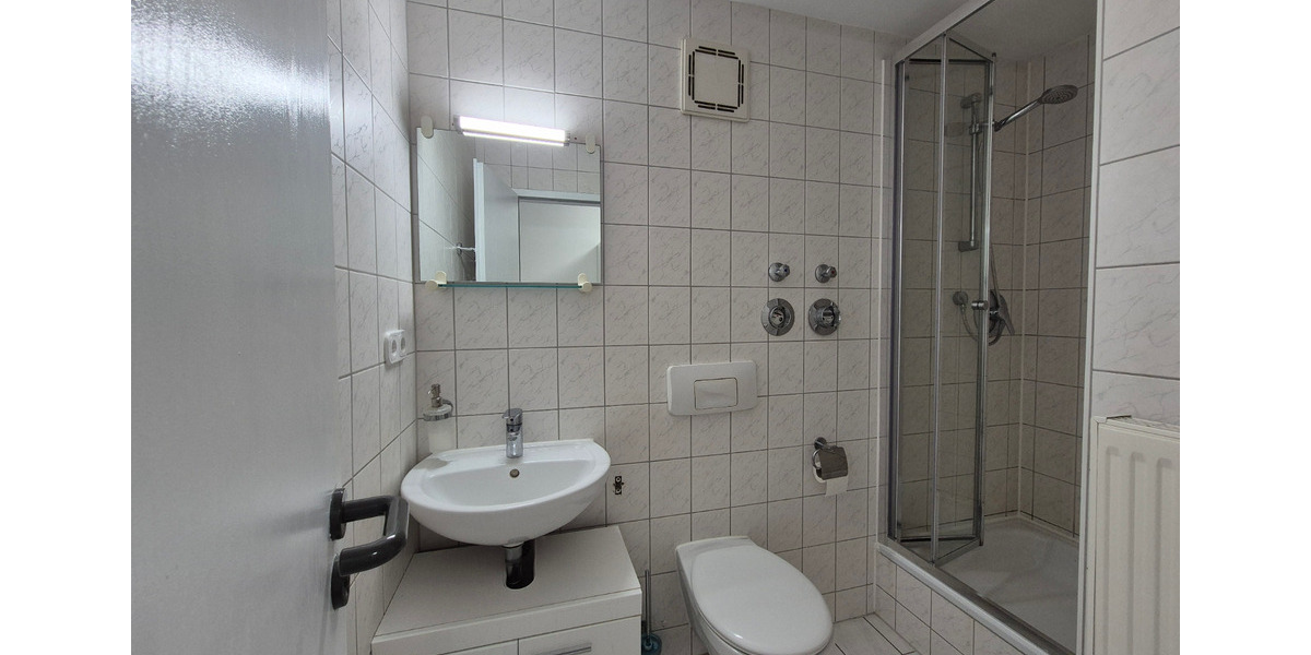 Etagenwohnung Glauchau - 1 Zimmer, 20 m&sup2;, 600&euro; | Angebot:24614177