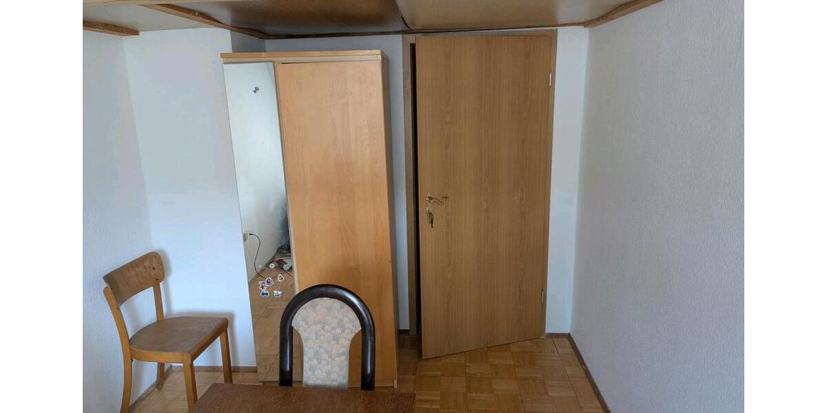 Dachgeschoßwohnung Karlsruhe Südstadt - 4 Zimmer, 70 m&sup2;, 420&euro; | Angebot:26626715