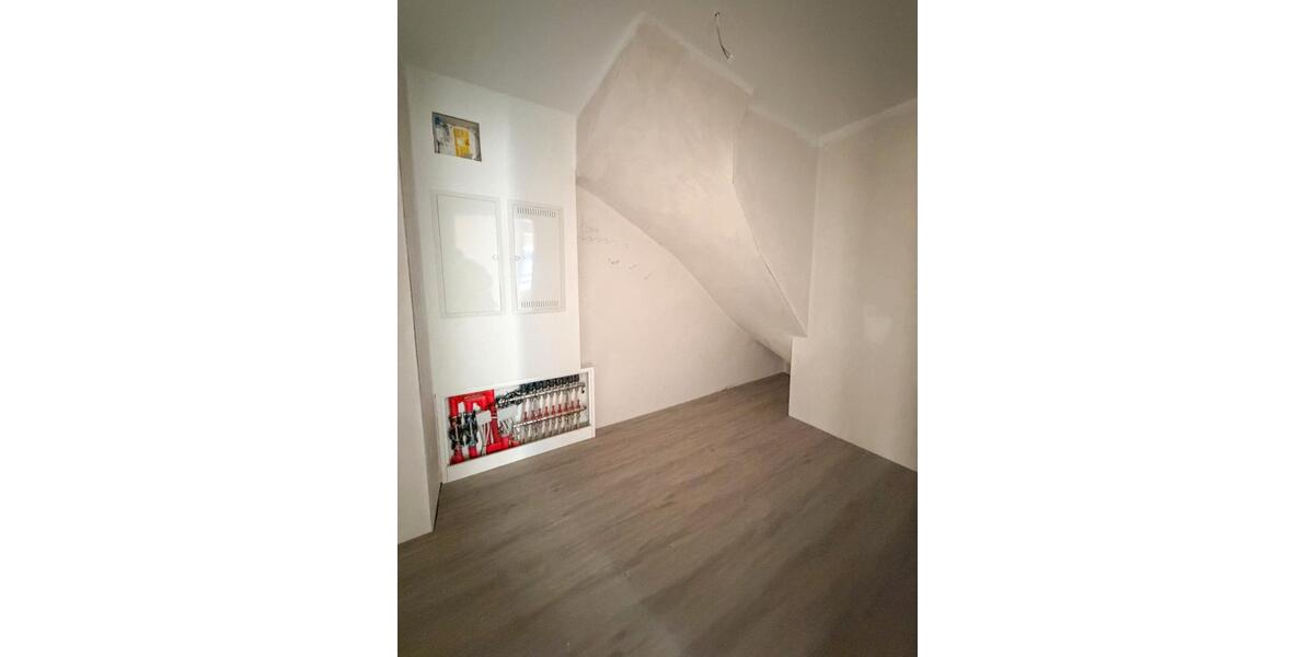 Dachgeschoßwohnung Gronau (Westfahlen) - 3 Zimmer, 92 m&sup2;, 1.330&euro; | Angebot:24149068