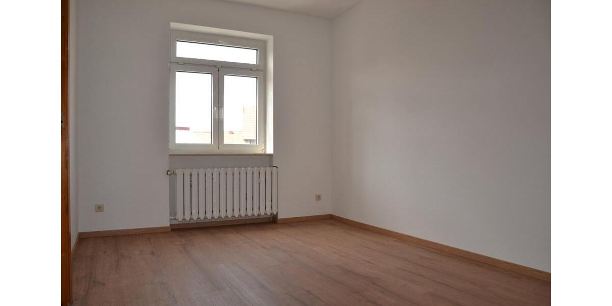 Etagenwohnung Bad Liebenstein - 4 Zimmer, 115 m&sup2;, 880&euro; | Angebot:26613459