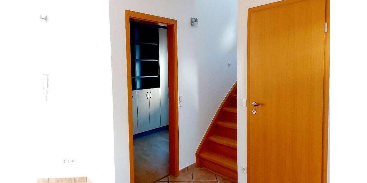 Einfamilienhaus Eislingen (Fils) - 5.5 Zimmer, 166 m&sup2;, 2.100&euro; | Angebot:26438109