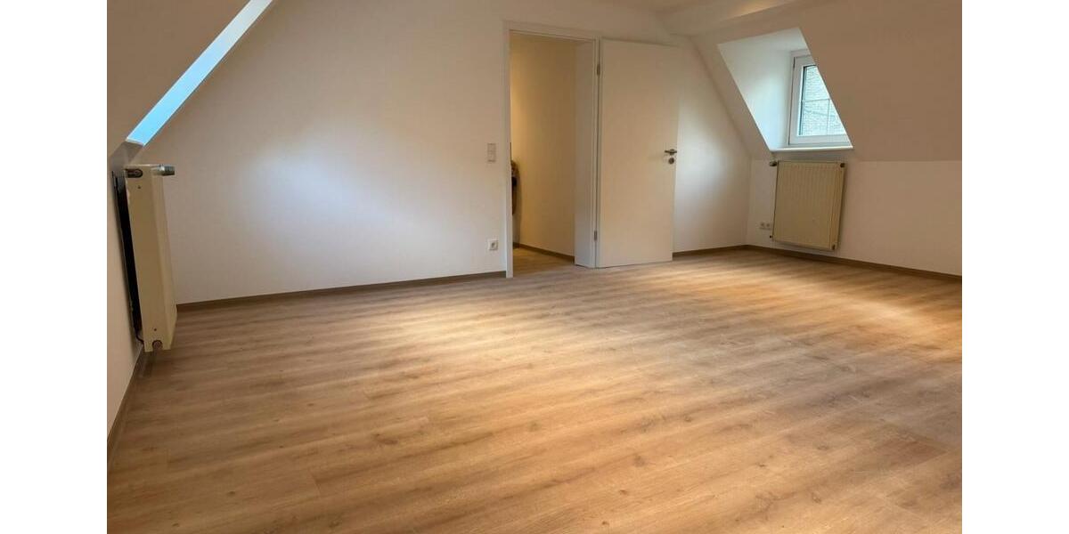 Dachgeschoßwohnung Kalkar - 3 Zimmer, 61 m&sup2;, 675&euro; | Angebot:26492812