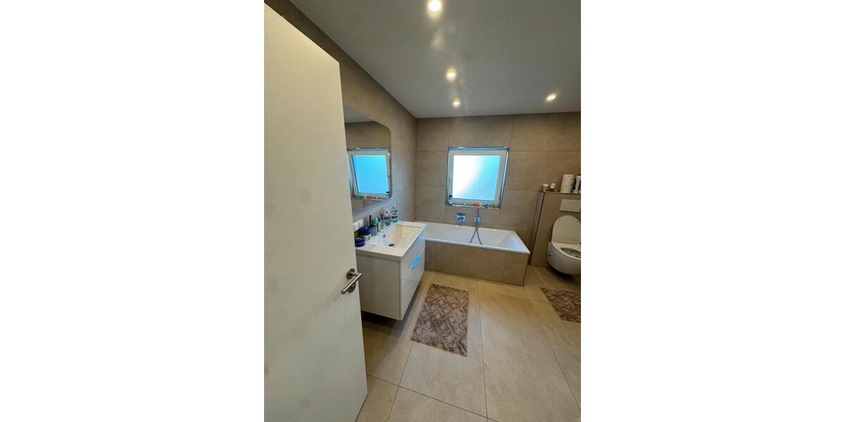 Wohnen auf Zeit Staufenberg - 4 Zimmer, 120 m&sup2;, 350&euro; | Angebot:25638958