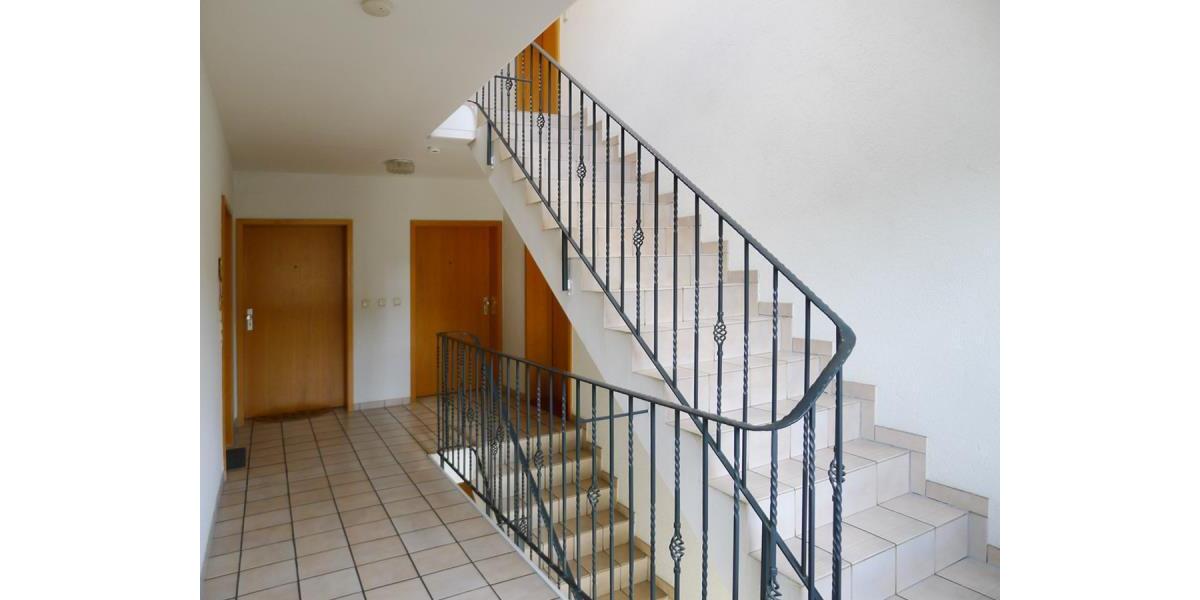 Dachgeschoßwohnung Staufenberg - 3 Zimmer, 96 m&sup2;, 950&euro; | Angebot:26395144