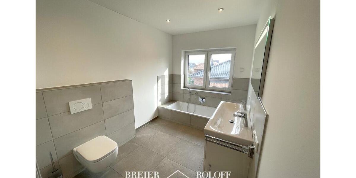 Doppelhaushälfte Uchte - 4 Zimmer, 139 m&sup2;, 1.150&euro; | Angebot:26279832