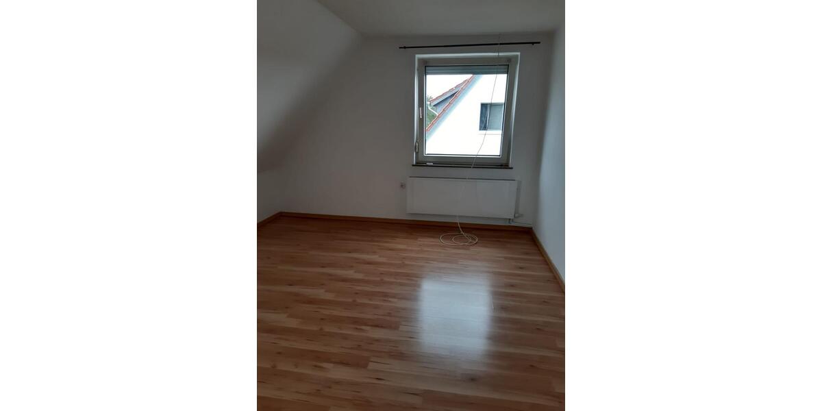 Dachgeschoßwohnung Sibbesse - 3 Zimmer, 66 m&sup2;, 470&euro; | Angebot:25823935