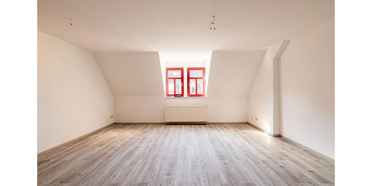 Dachgeschoßwohnung Riesa - 5 Zimmer, 149 m&sup2;, 1.050&euro; | Angebot:22699592