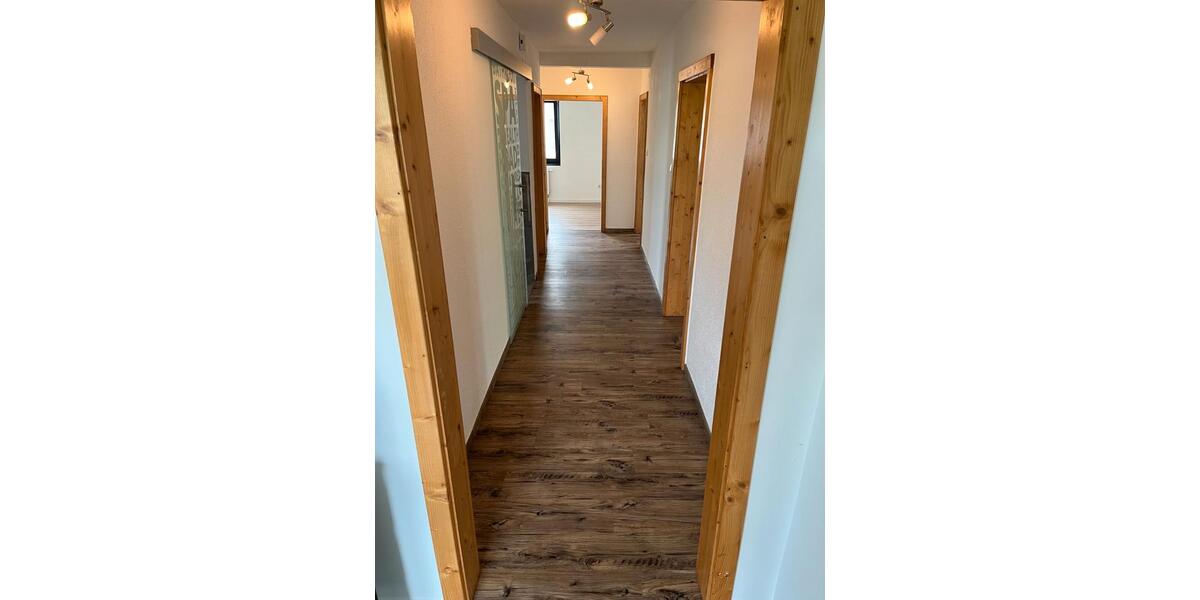 Erdgeschoßwohnung Altötting - 5 Zimmer, 93 m&sup2;, 850&euro; | Angebot:26611852