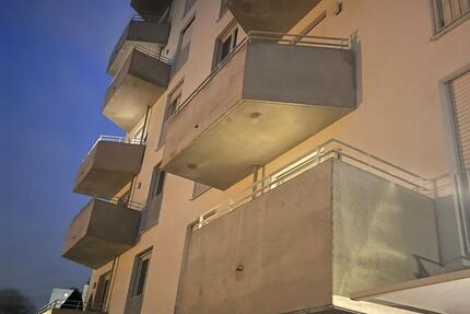 Helle 2-Zimmer-Wohnung mit TG-Stellplatz & Möblierung – zentral zimmer