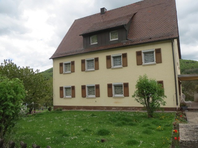 4 Zimmer - Erdgeschoss - Wohnung im 3-FH mit Gartenanteil - Erdgeschoßwohnung Pommelsbrunn Hohenstadt | Angebot:26137807