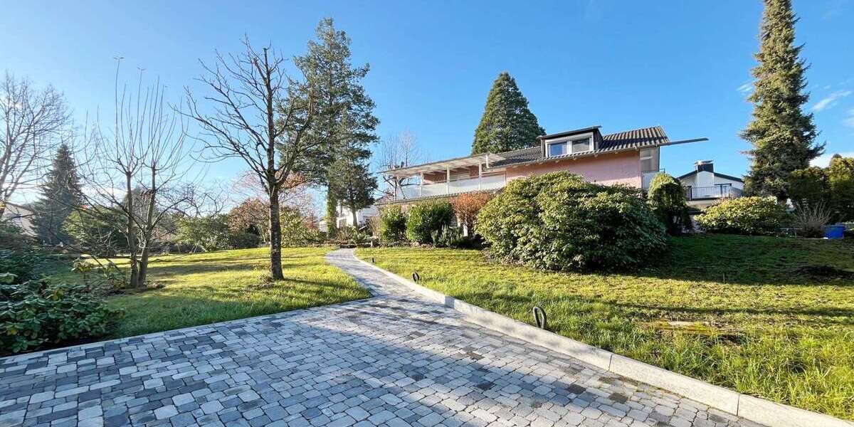 Einfamilienhaus Baden-Baden Baden - 4 Zimmer, 179 m&sup2;, 2.600&euro; | Angebot:24457610