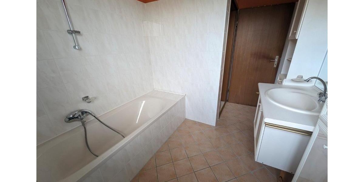 Etagenwohnung Hessisch Oldendorf - 3 Zimmer, 75 m&sup2;, 990&euro; | Angebot:26477860