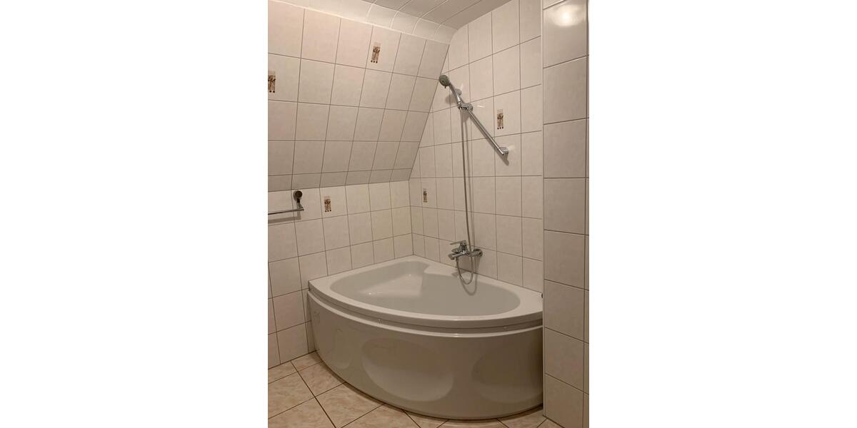Dachgeschoßwohnung Kornwestheim - 3 Zimmer, 20 m&sup2;, 760&euro; | Angebot:26012923
