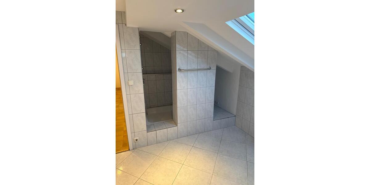 3-Zimmer-Dachgeschosswohnung in Murnau – renoviert 3 zimmer