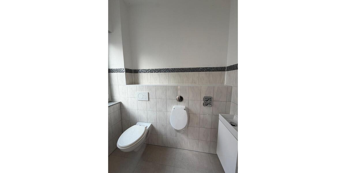 Etagenwohnung Gladenbach - 4 Zimmer, 135 m&sup2;, 1.300&euro; | Angebot:25784291