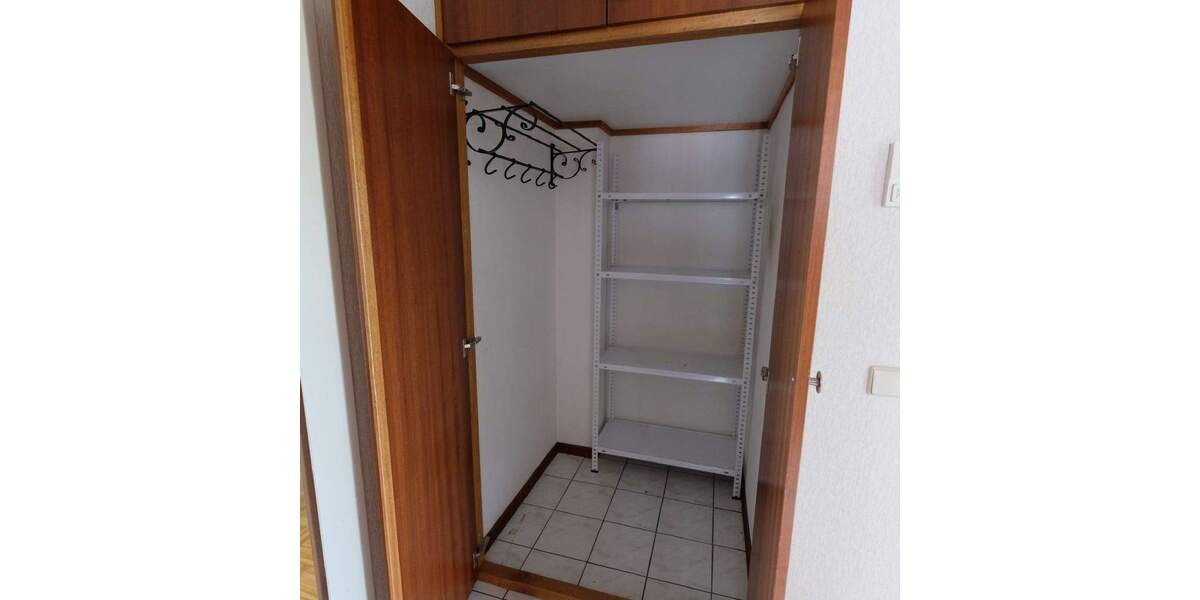 Zündorf-sonnige 2 -Zimmerwohnung mit Süd-Westbalkon im EG mit Garage iu. vorgelagertem Stellplatz 2 zimmer