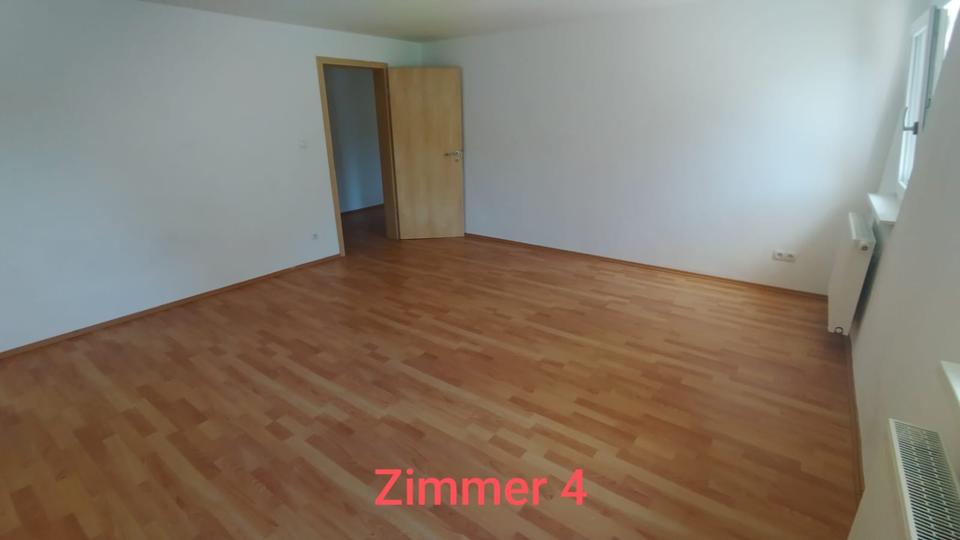 Etagenwohnung Offenhausen - 4 Zimmer, 120 m&sup2;, 1.380&euro; | Angebot:25614776