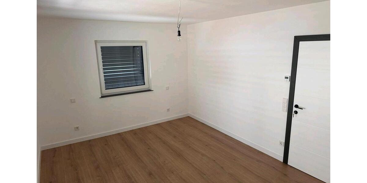 Erdgeschoßwohnung Mühlacker - 3 Zimmer, 70 m&sup2;, 1.380&euro; | Angebot:24535008