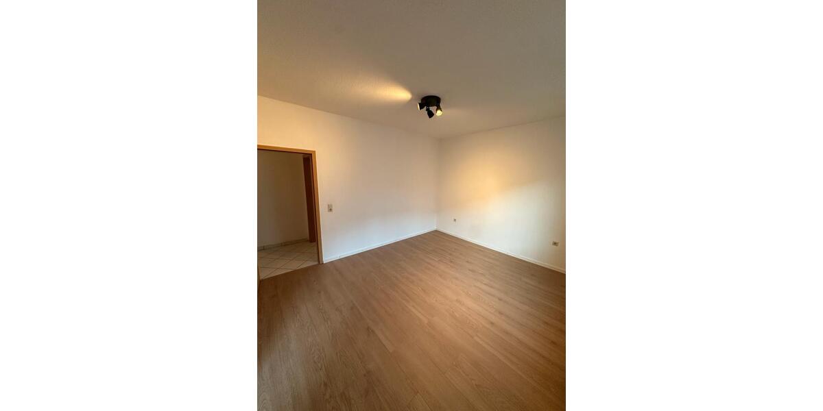 Erdgeschoßwohnung Rottenburg am Neckar - 3 Zimmer, 70 m&sup2;, 900&euro; | Angebot:25057551