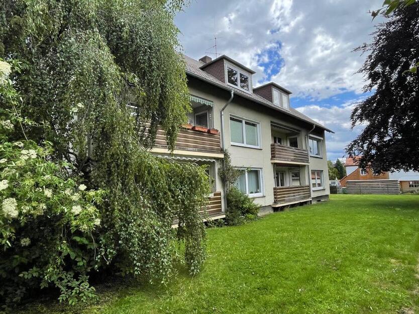3 Zimmer Mietwohnung im Grünen - mit Balkon - für max. 3 Personen - Anfragen bitte per Mail !