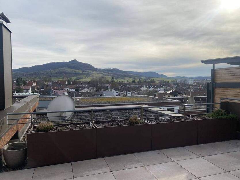 *** EIN-Zweifamilienhaus IN RUHIGER AUSSICHTSLAGE ***