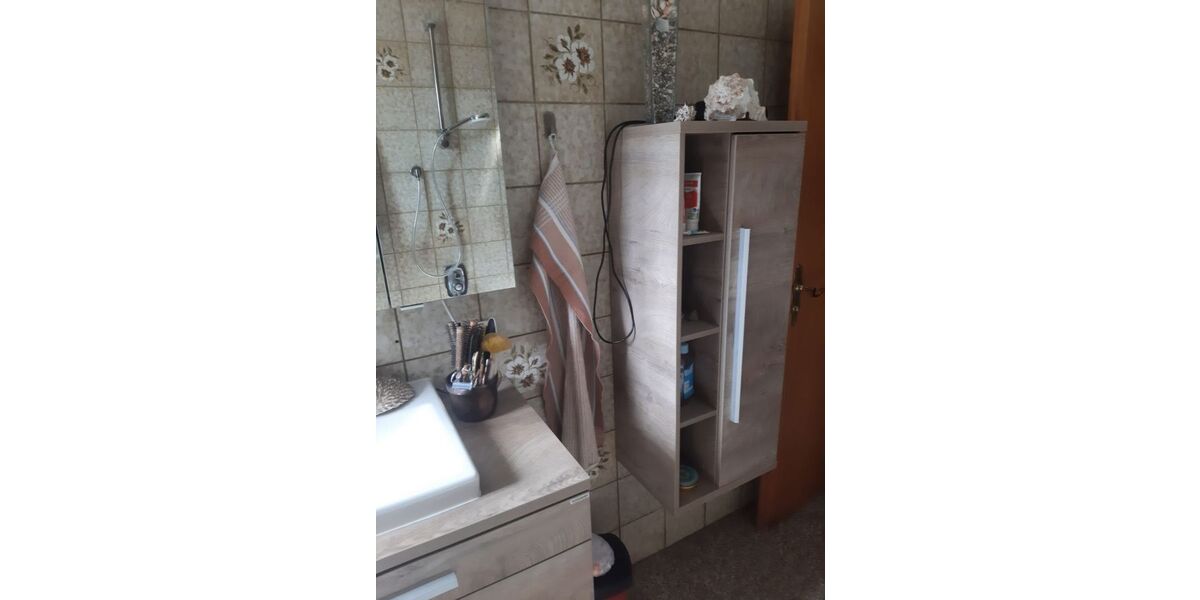 4 Zimmer - Erdgeschoss - Wohnung im 3-FH mit Gartenanteil - Erdgeschoßwohnung Pommelsbrunn Hohenstadt | Angebot:26137807