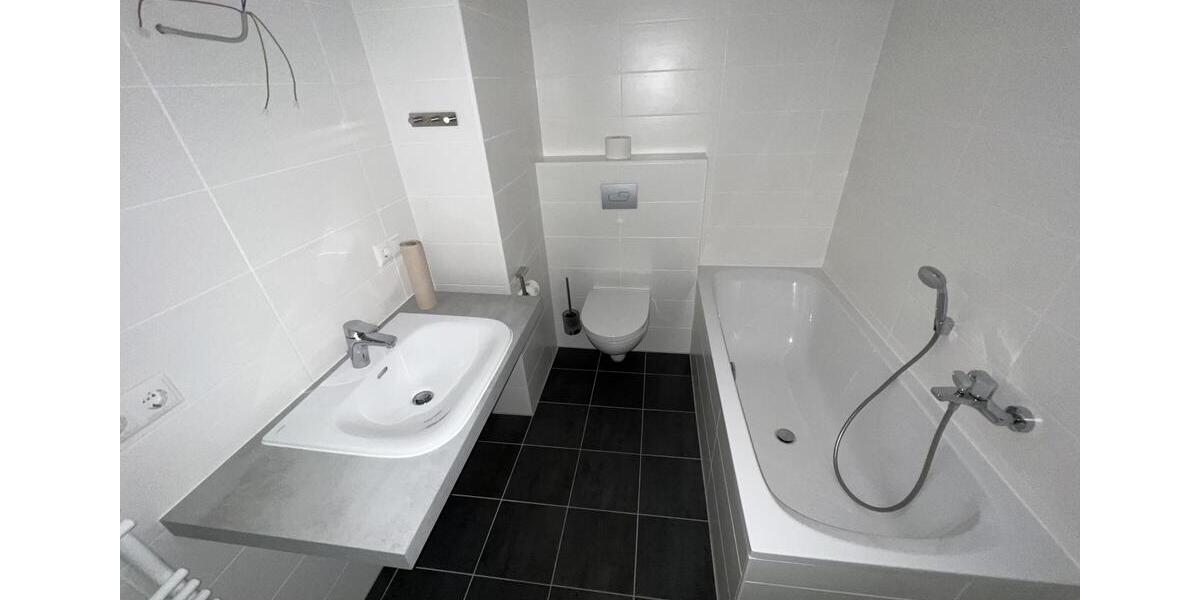 4-Zimmer-Wohnung in Rehau - Balkon - Garage mit direktem Zugang zum TH - Aufzug - Baujahr 2016 4 zimmer