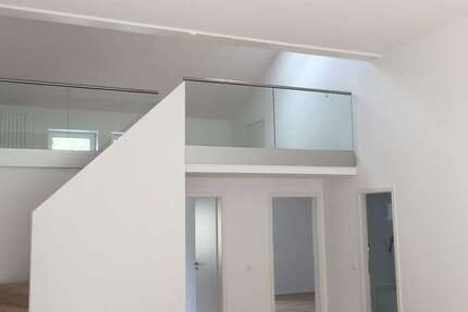 Wohnung Stuttgart-Obertürkheim Obertürkheim - 4 Zimmer, 125 m&sup2;, 1.700&euro; | Angebot:26826270
