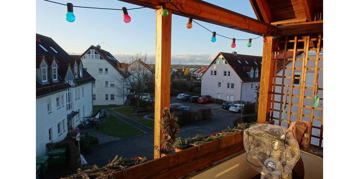 Dachgeschoßwohnung Bubenreuth - 3 Zimmer, 83 m&sup2;, 1.090&euro; | Angebot:25982195