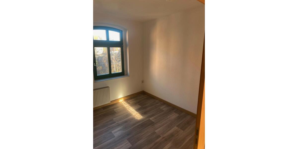 Etagenwohnung Staßfurt - 4 Zimmer, 103 m&sup2;, 500&euro; | Angebot:26633185