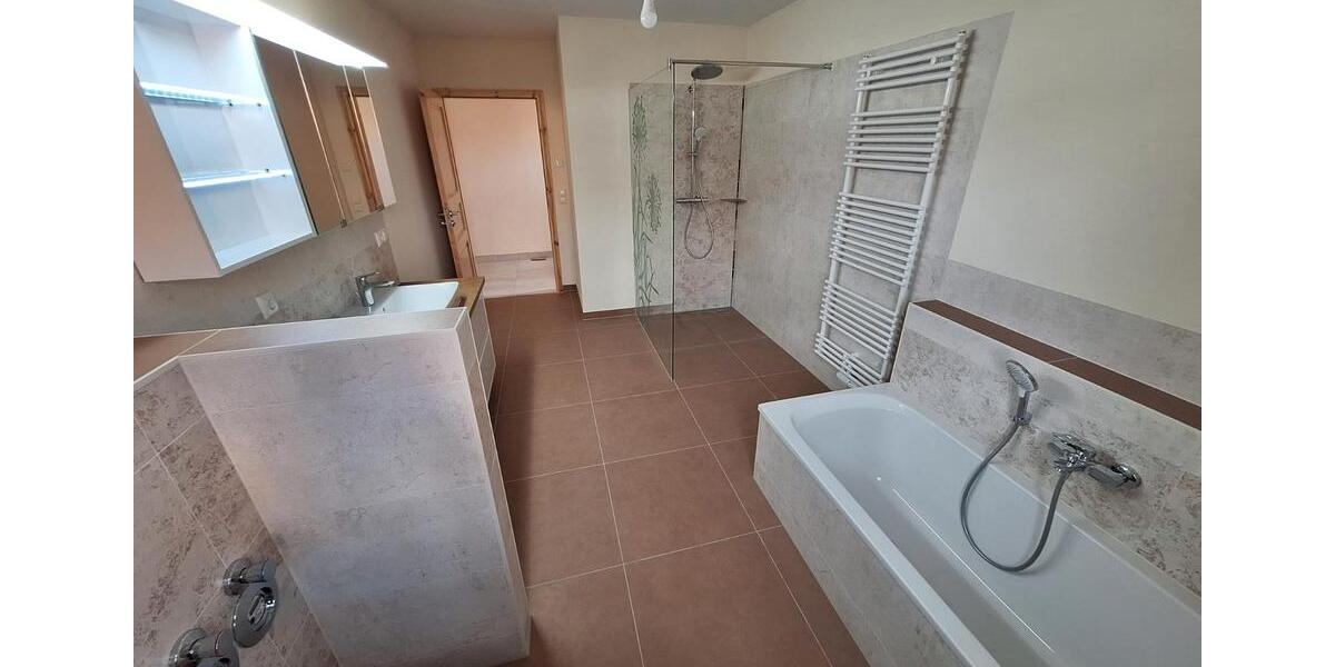 Etagenwohnung Kahla - 2 Zimmer, 90 m&sup2;, 950&euro; | Angebot:26563044
