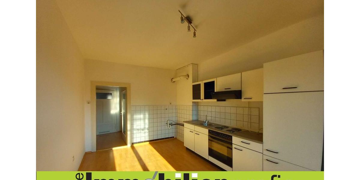 Dachgeschoßwohnung Hof Altstadt - 2 Zimmer, 77 m&sup2;, 540&euro; | Angebot:25082629