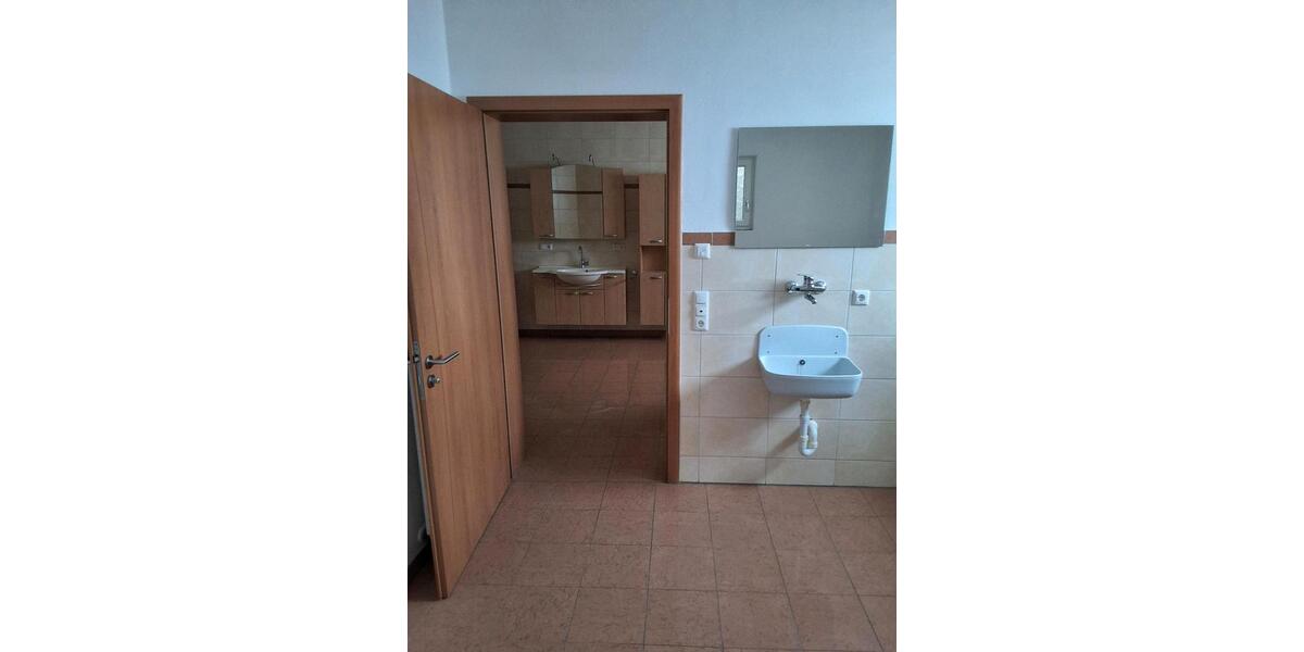 Etagenwohnung Oberviechtach - 2 Zimmer, 115 m&sup2;, 700&euro; | Angebot:24658291