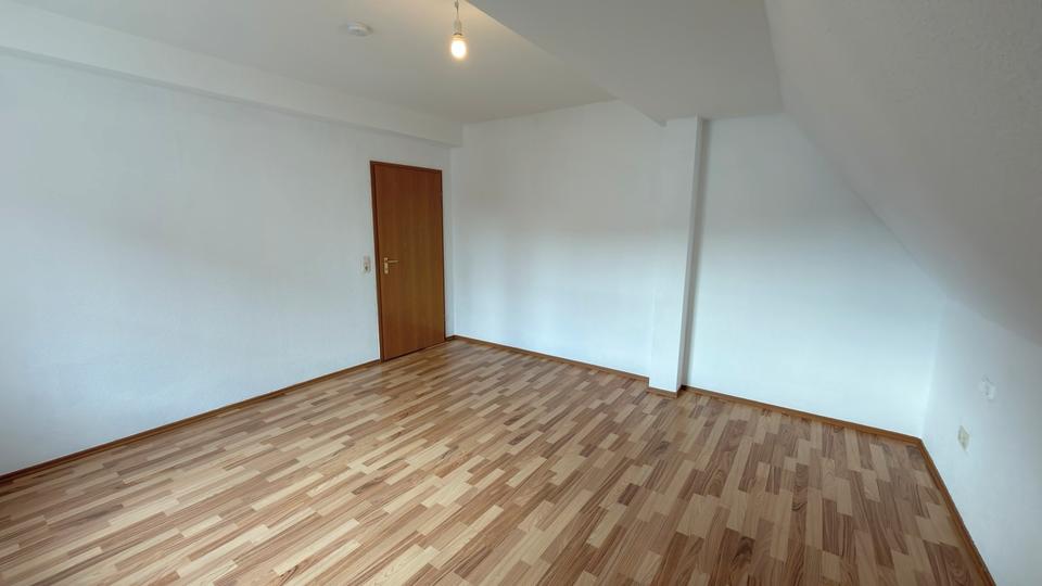 Dachgeschoßwohnung Volkmarsen - 4 Zimmer, 103 m&sup2;, 650&euro; | Angebot:26221973