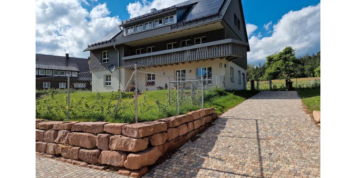 Erdgeschoßwohnung Loßburg - 3.5 Zimmer, 109 m&sup2;, 1.400&euro; | Angebot:26429159